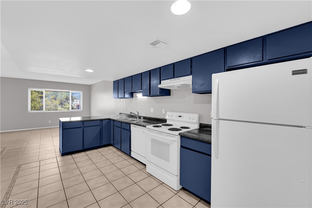 5325 Redberry Street Property Photo 5