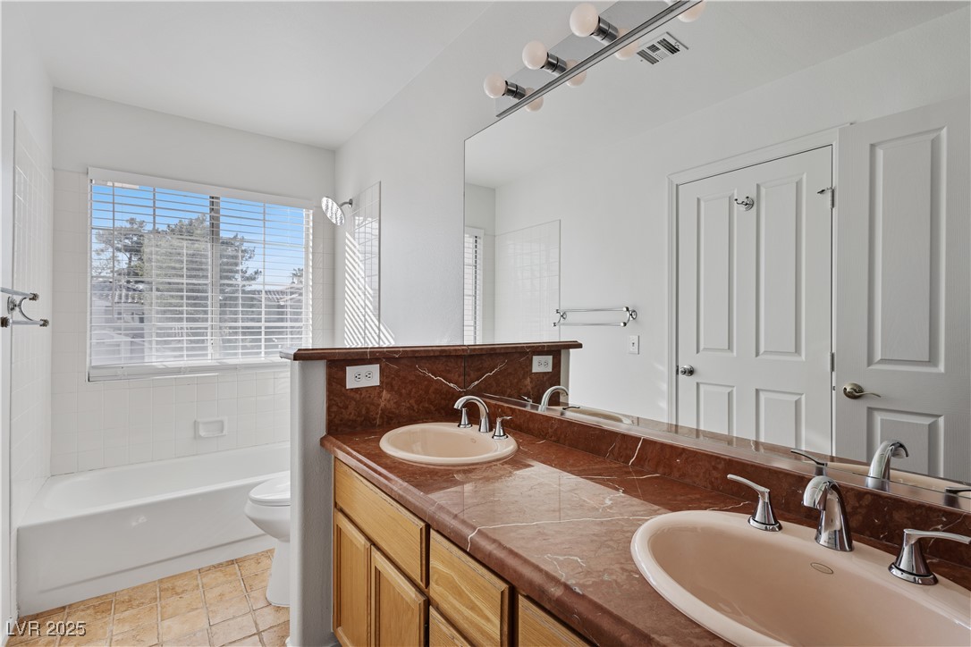 8758 Arawana Place Property Photo 12