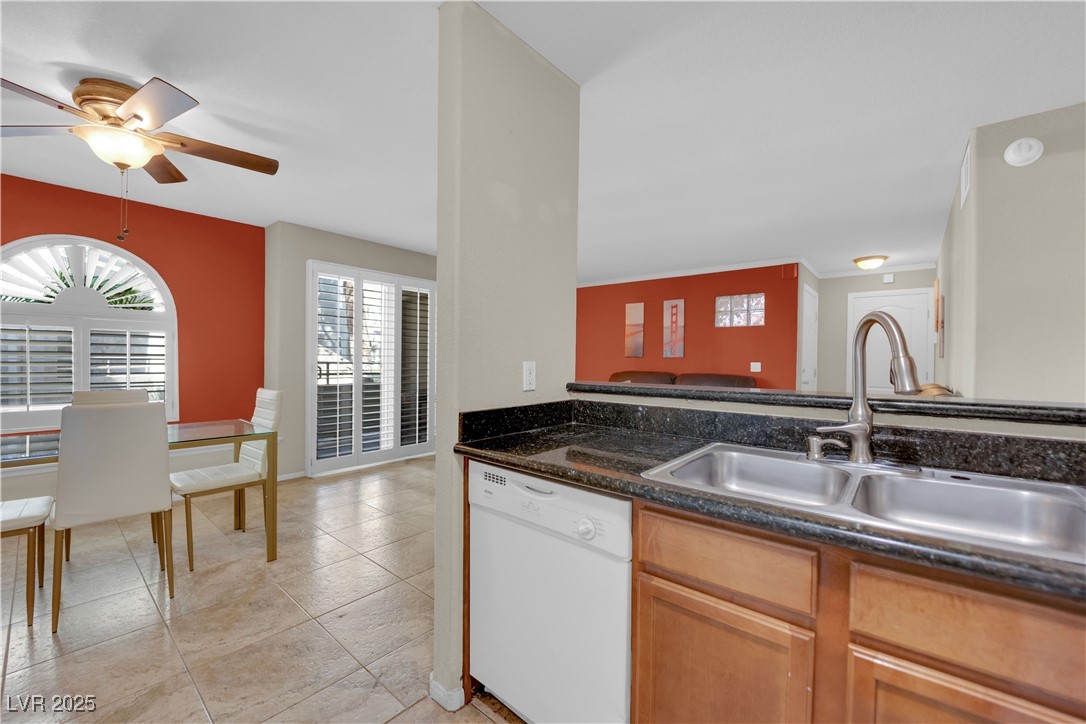 3145 East Flamingo Road 1028 Property Photo 15