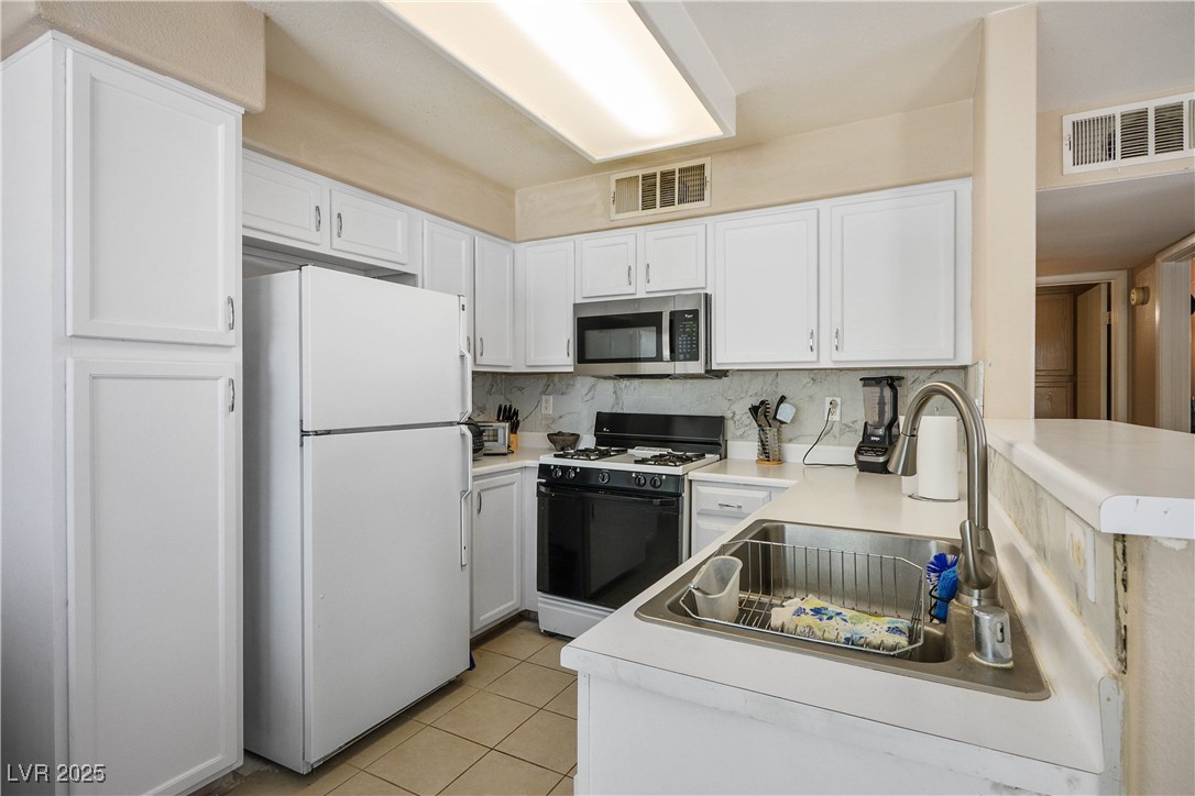 3042 Tarpon Drive 202 Property Photo 11