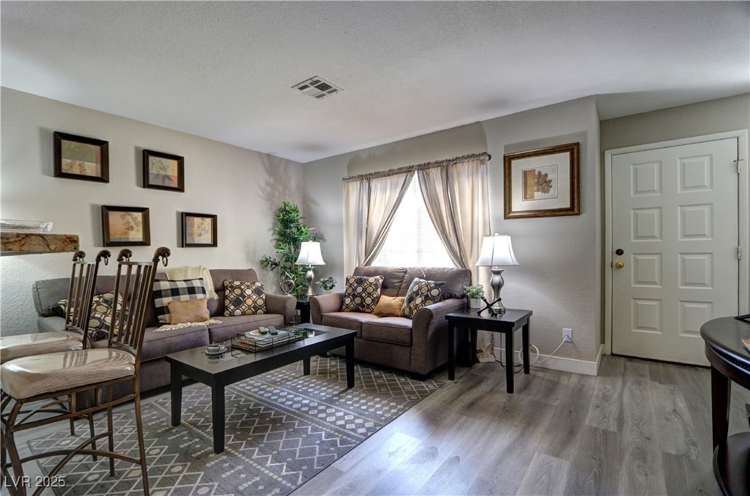 2729049 Property Photo 2