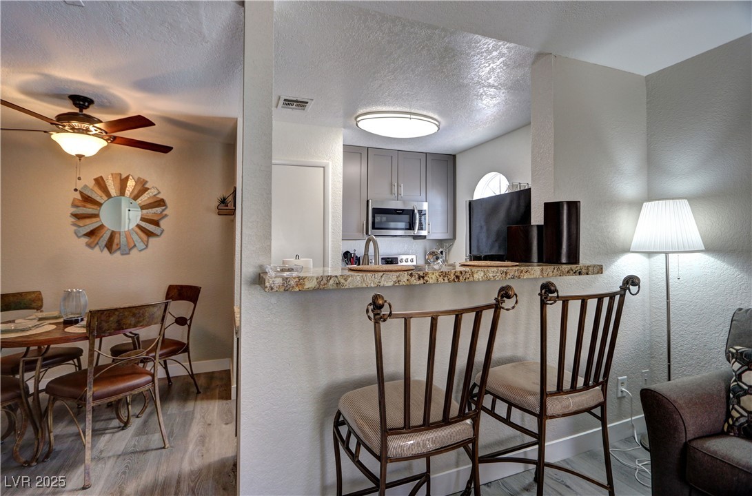 2729049 Property Photo 3
