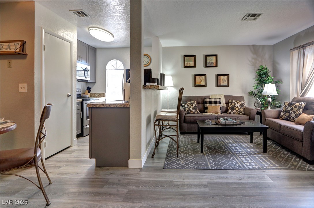 2729049 Property Photo 5