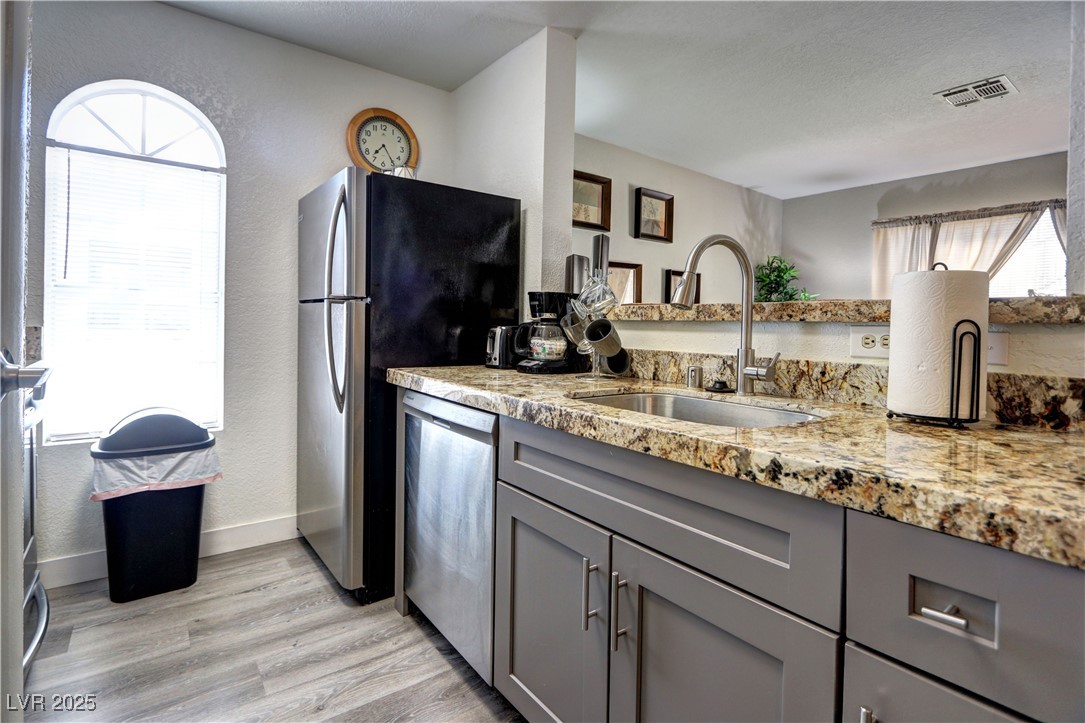 2729049 Property Photo 6