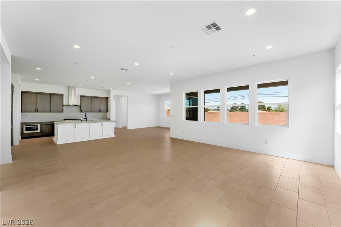 7126 Silver Palace Street Property Photo 2