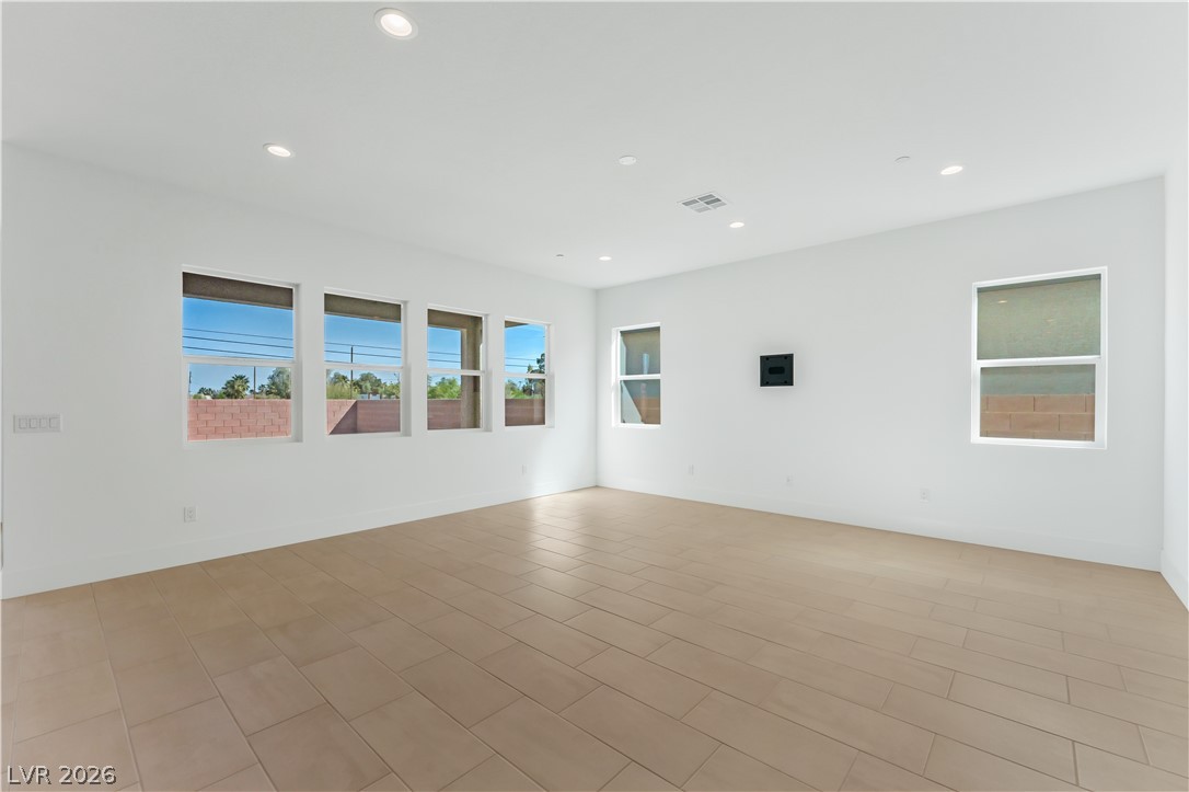 7126 Silver Palace Street Property Photo 3
