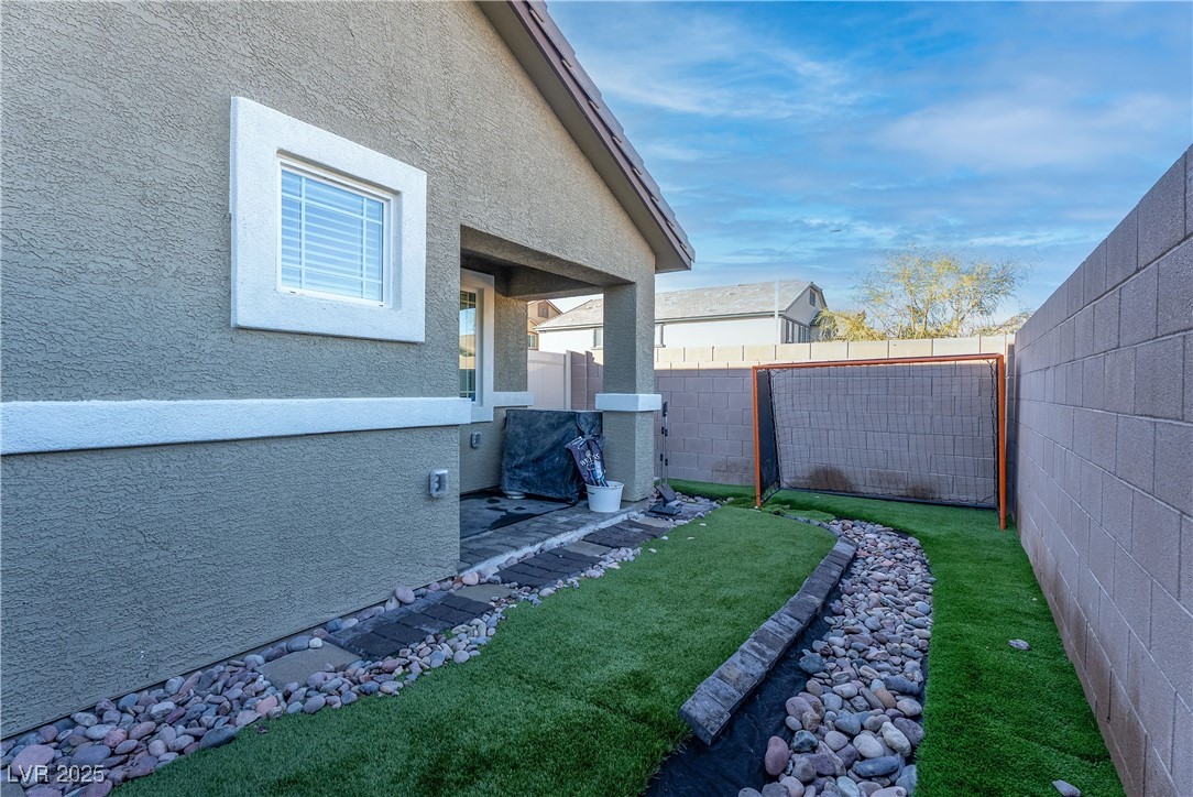 7890 Aurora Sky Street 2 Property Photo 43