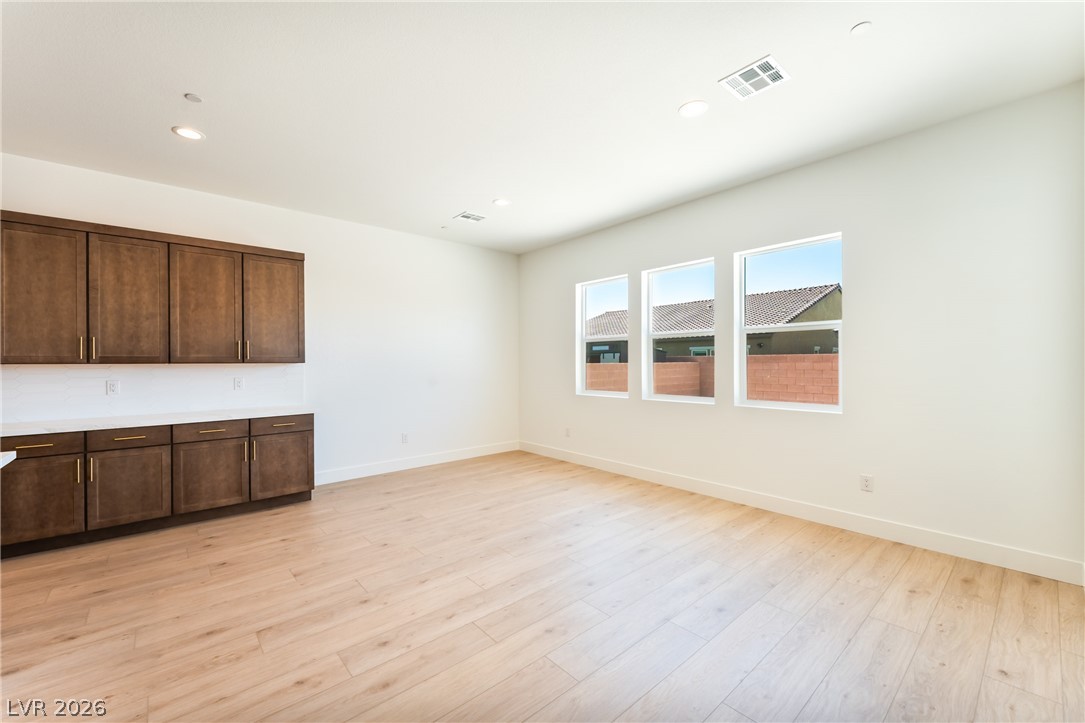 5721 Kings Bluff Avenue Property Photo 6