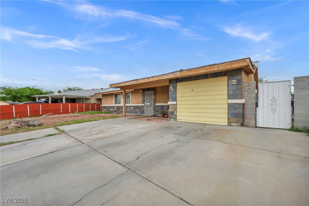 54 Del Amo Drive Property Photo 1