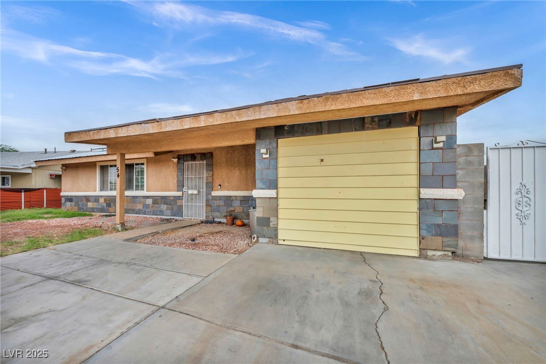 54 Del Amo Drive Property Photo 2