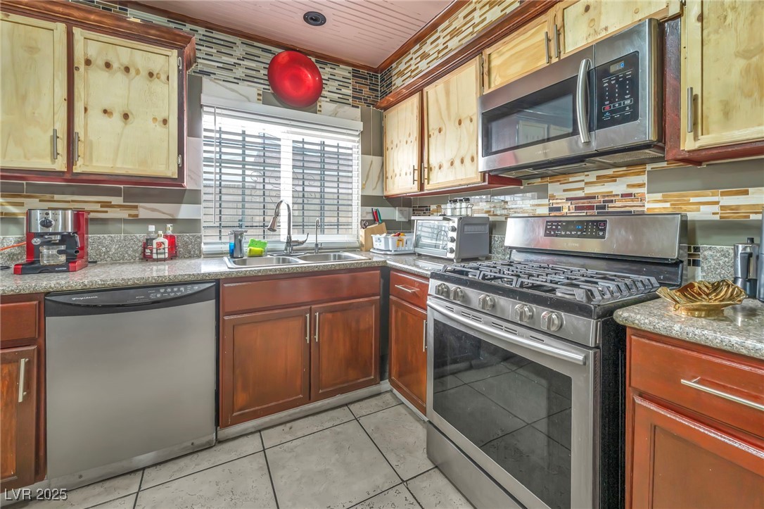 54 Del Amo Drive Property Photo 6