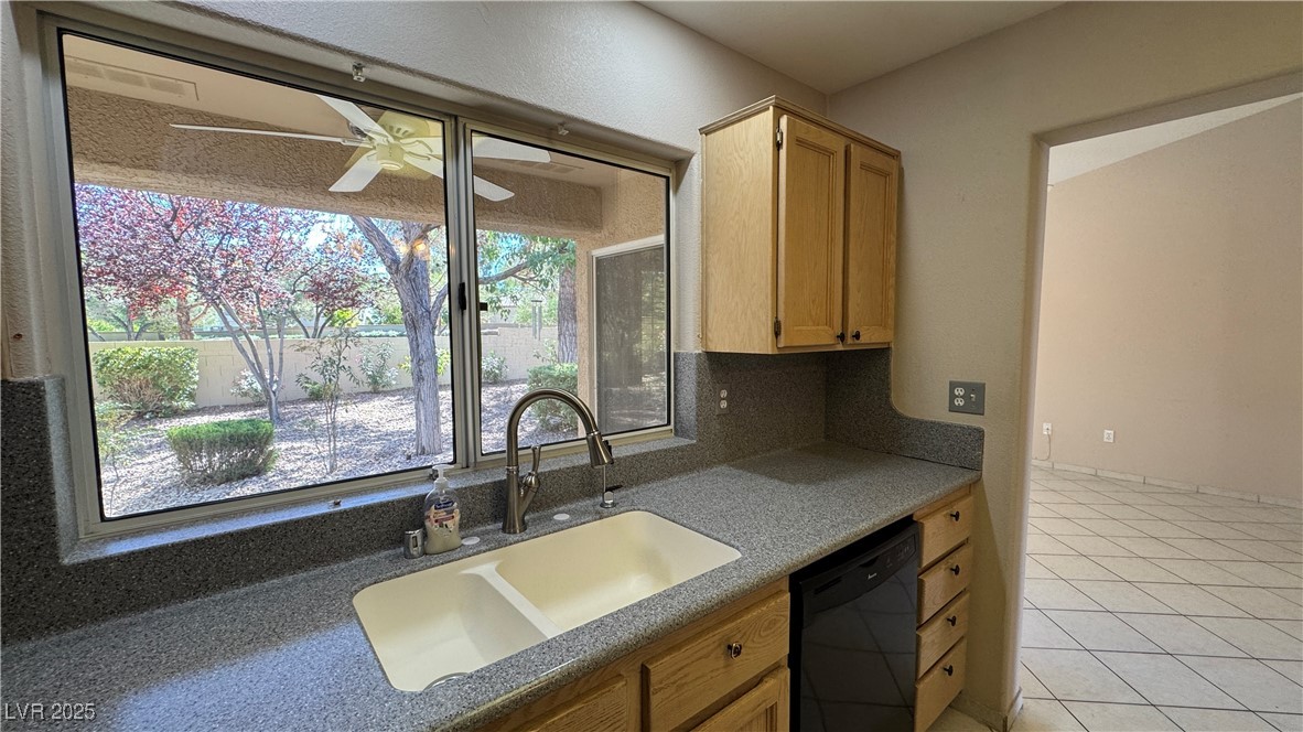 2202 Spring Water Drive Property Photo 6