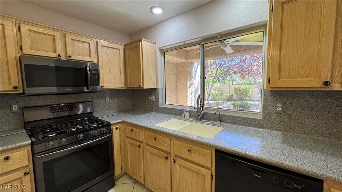 2202 Spring Water Drive Property Photo 8