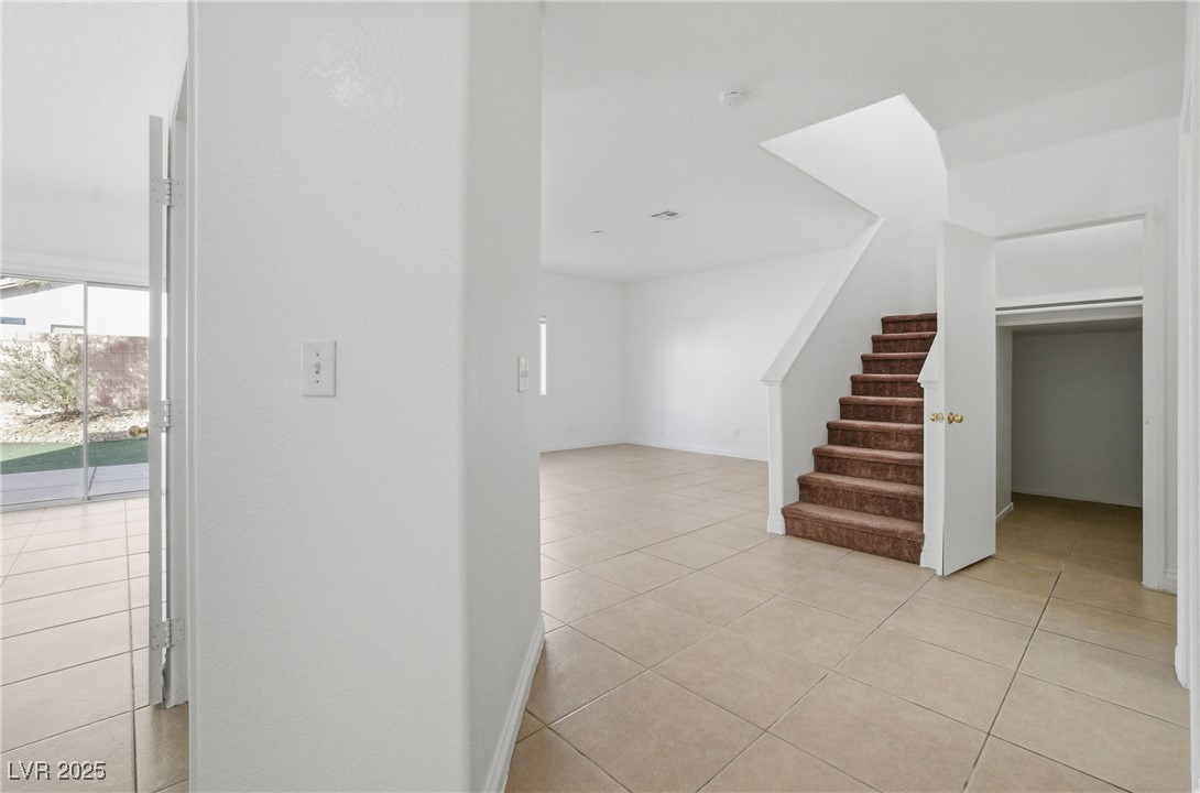 2832 King Michael Avenue Property Photo 3