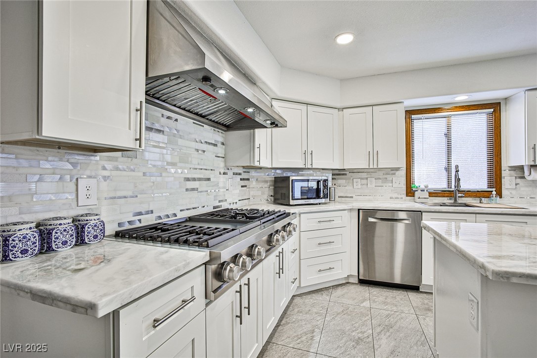 7772 Boca Raton Drive Property Photo 11