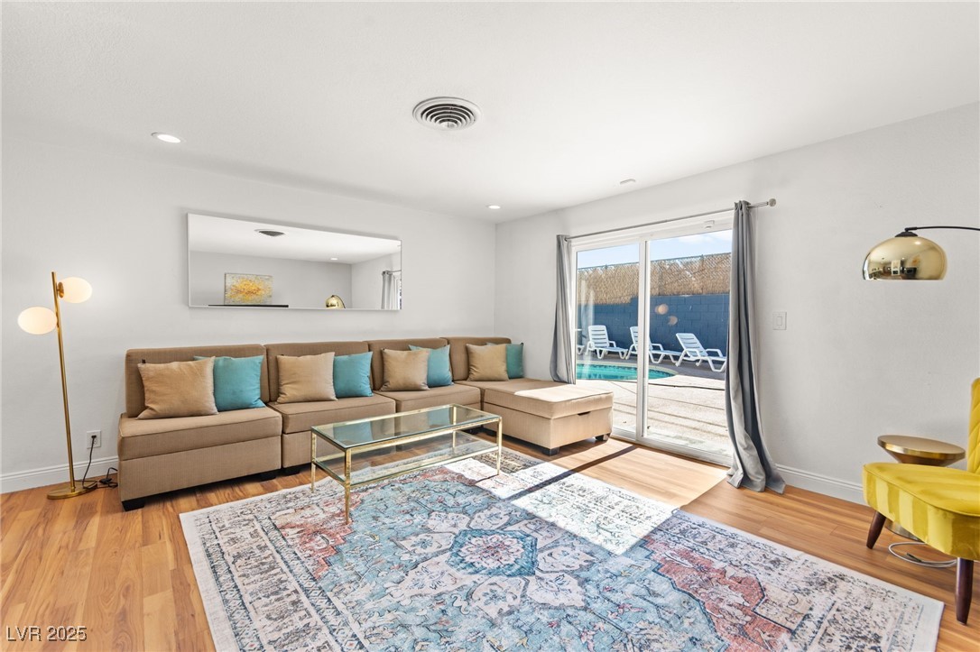 1531 Commanche Drive Property Photo 2