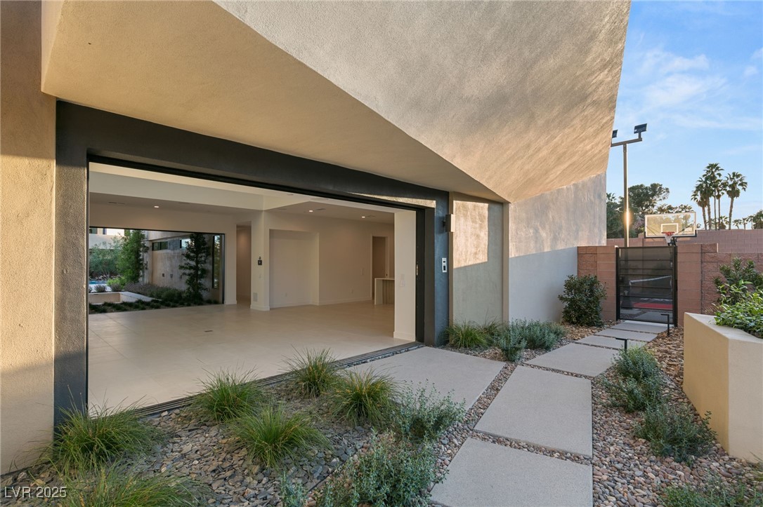 7385 Heron Canyon Court Property Photo 3