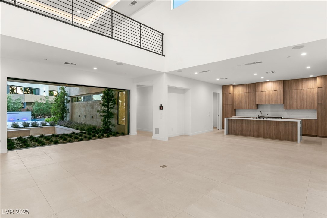 7385 Heron Canyon Court Property Photo 8