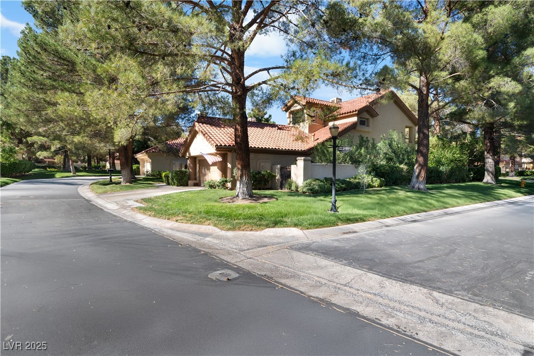 7960 Bermuda Dunes Avenue Property Photo 3