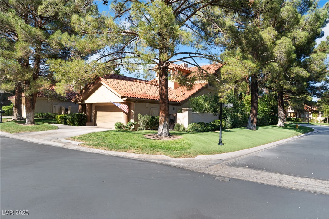 7960 Bermuda Dunes Avenue Property Photo 4