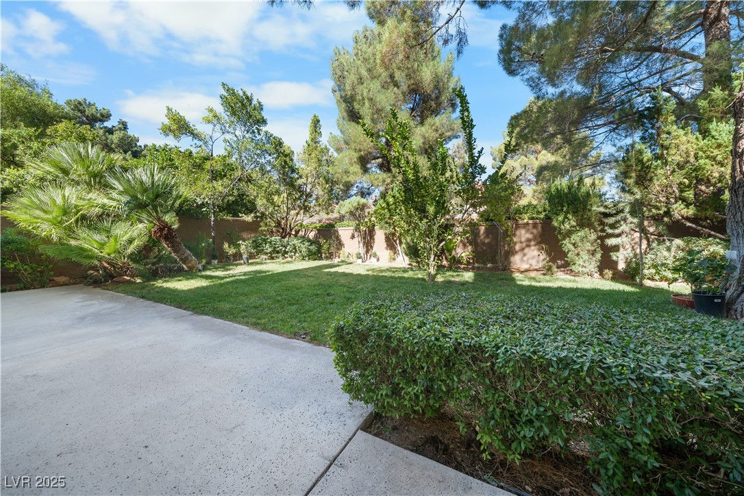 7960 Bermuda Dunes Avenue Property Photo 44