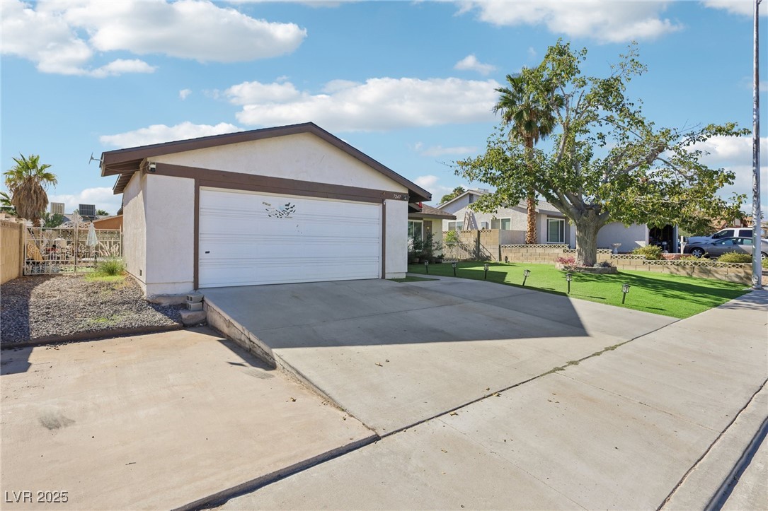 7247 Pleasant View Avenue Property Photo 1