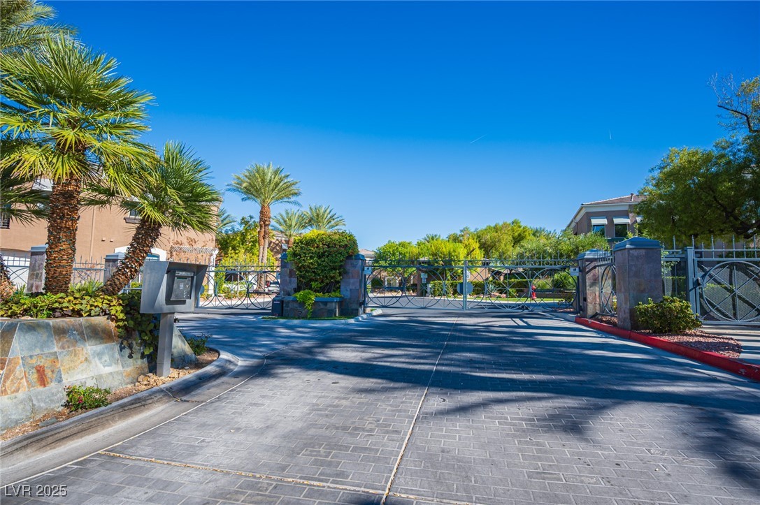 2731275 Property Photo 13
