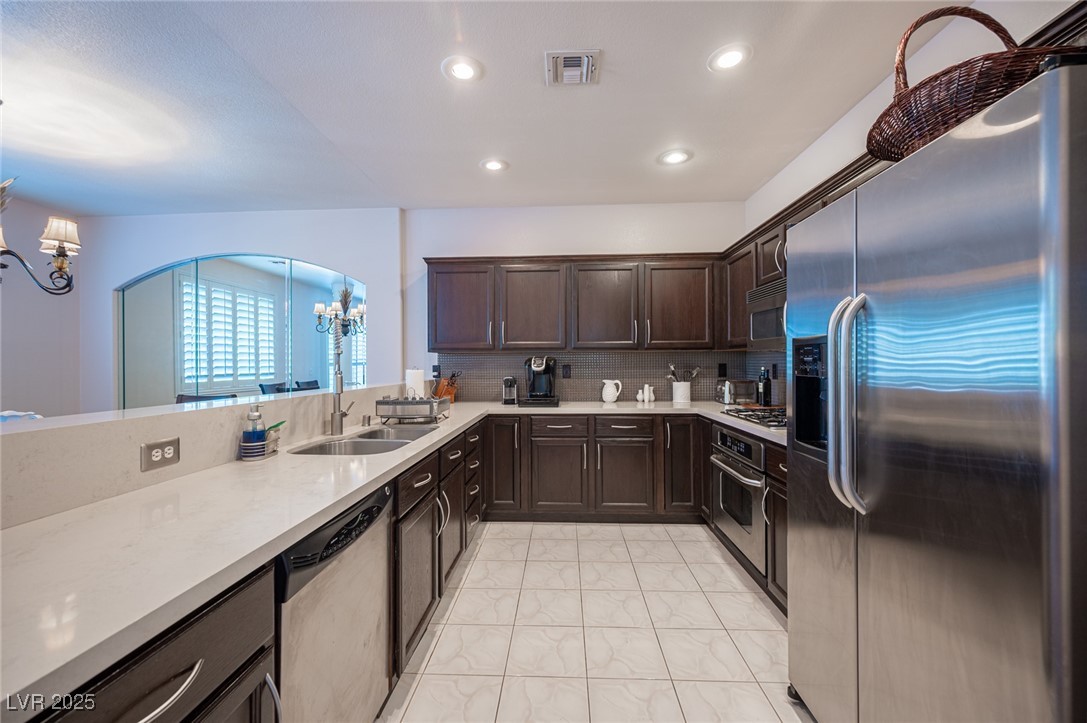 2731275 Property Photo 14