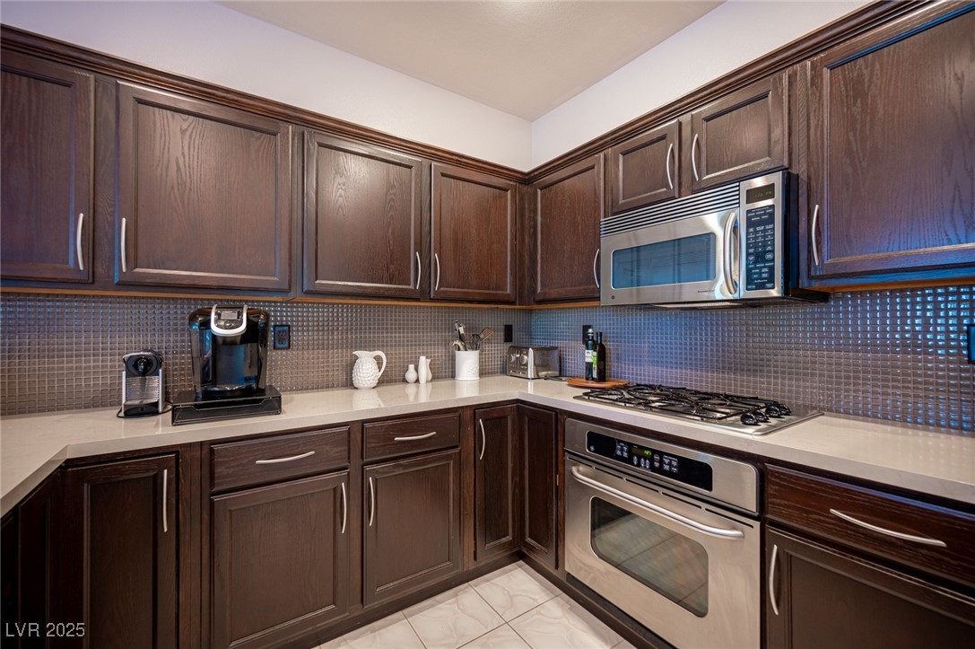 2731275 Property Photo 34