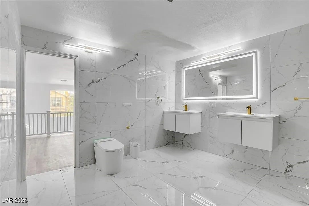 6315 North El Capitan Way Property Photo 13