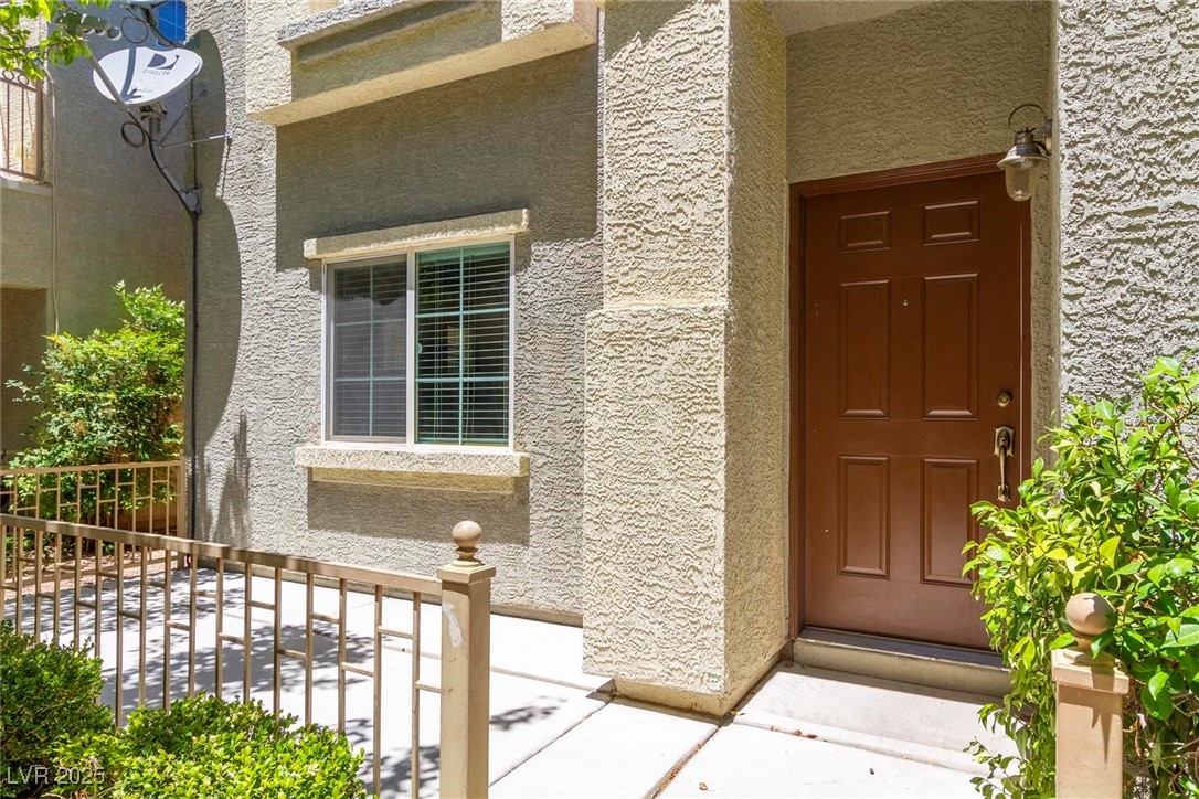 9161 Sconce Court Property Photo 1