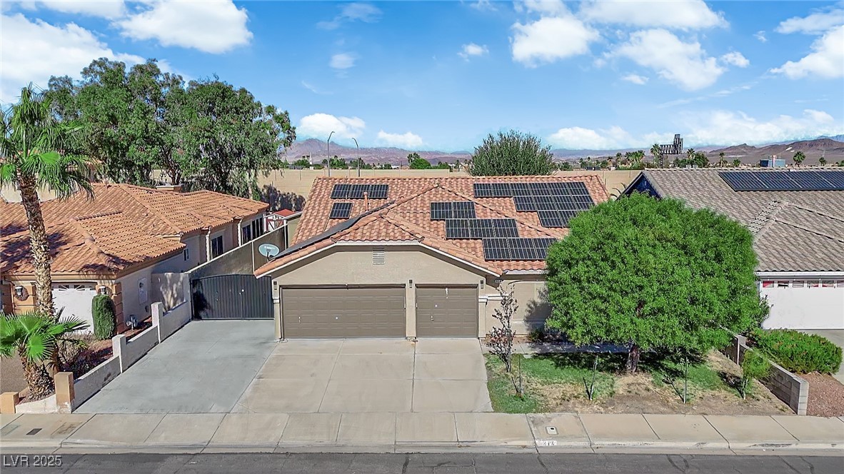 814 Singing Drum Drive Property Photo 5