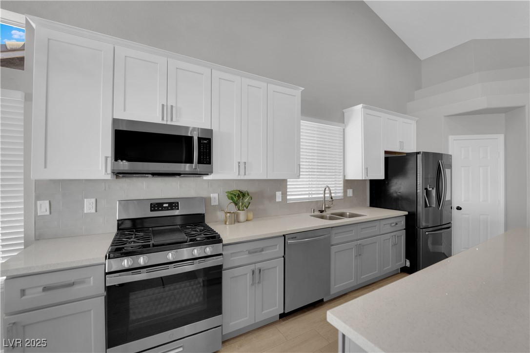 814 Singing Drum Drive Property Photo 9