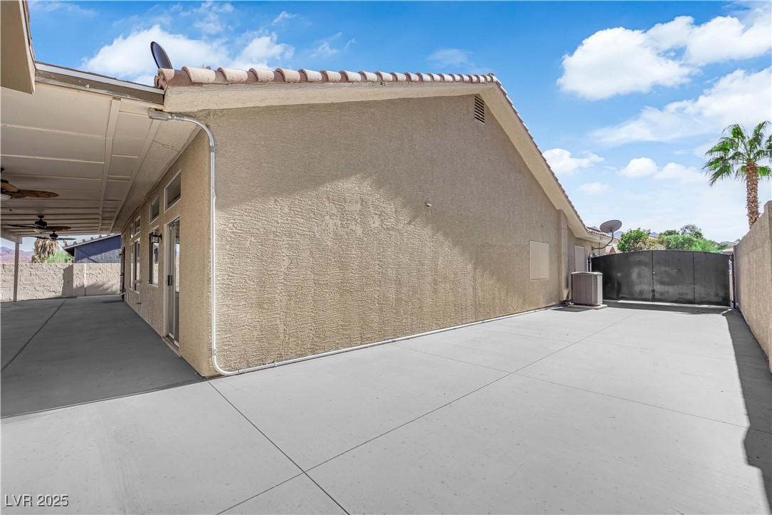 814 Singing Drum Drive Property Photo 44