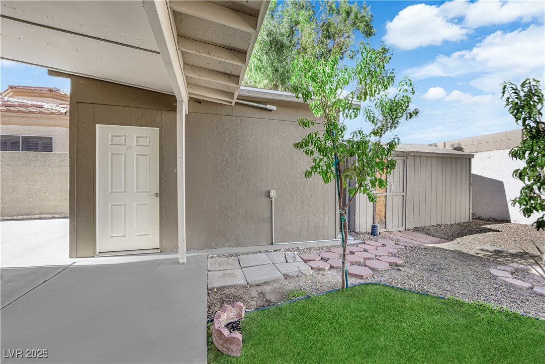 814 Singing Drum Drive Property Photo 46