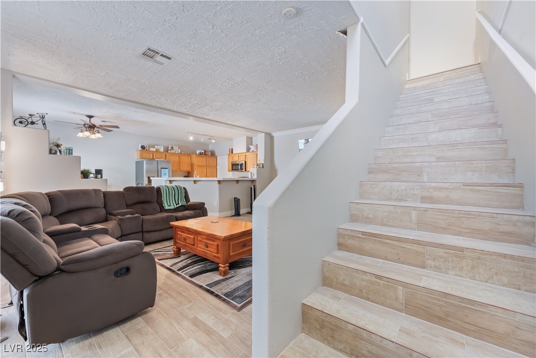 2050 North Los Feliz Street 104 Property Photo 16
