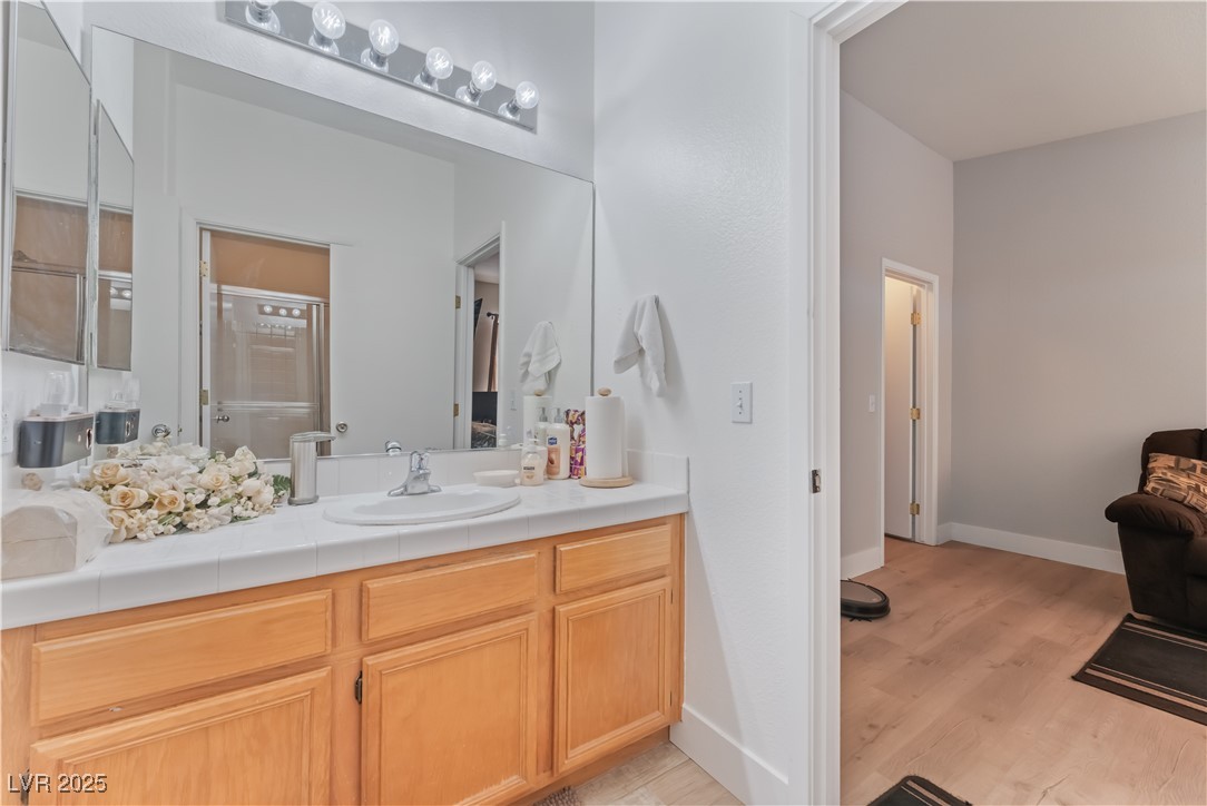 2050 North Los Feliz Street 104 Property Photo 26