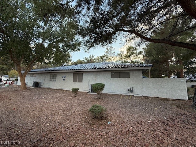 2121 Chertsey Drive D Property Photo 2