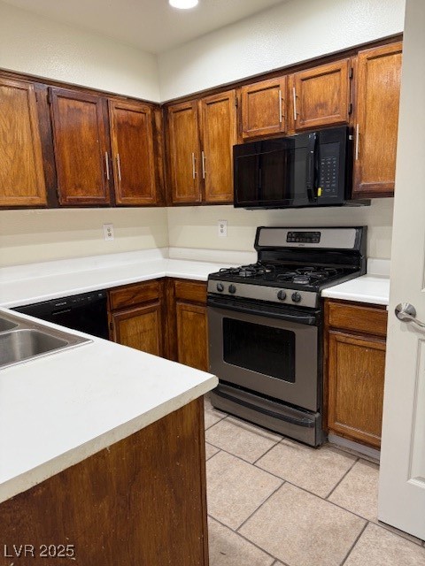 2121 Chertsey Drive D Property Photo 7