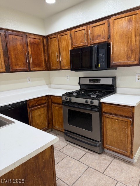 2121 Chertsey Drive D Property Photo 9