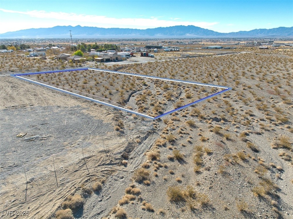 3200 East Tortoise Hill Lane Property Photo 3