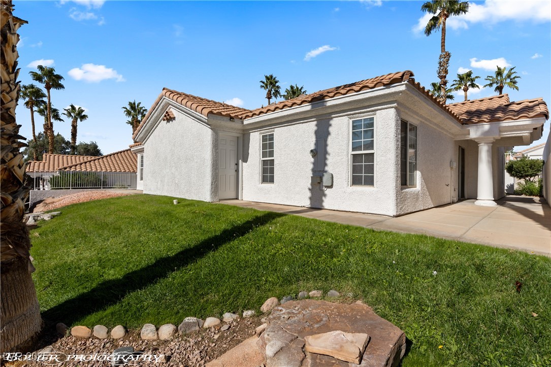 726 Mesa Springs Drive Property Photo 3