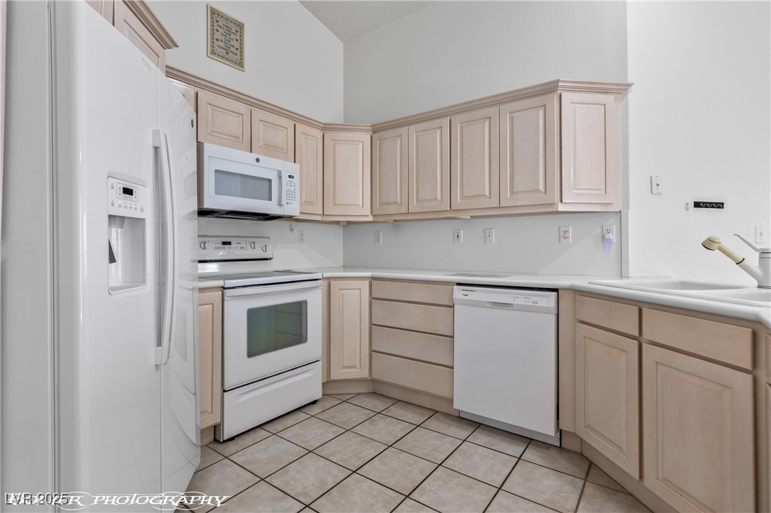 726 Mesa Springs Drive Property Photo 25