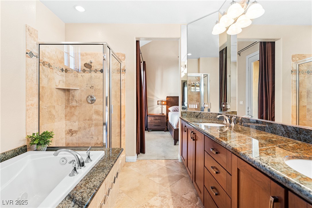 8 Via Vita Bella Property Photo 14