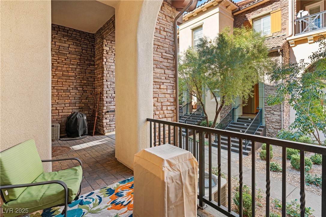 8 Via Vita Bella Property Photo 18