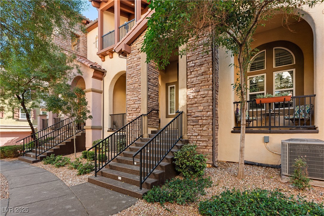 8 Via Vita Bella Property Photo 45