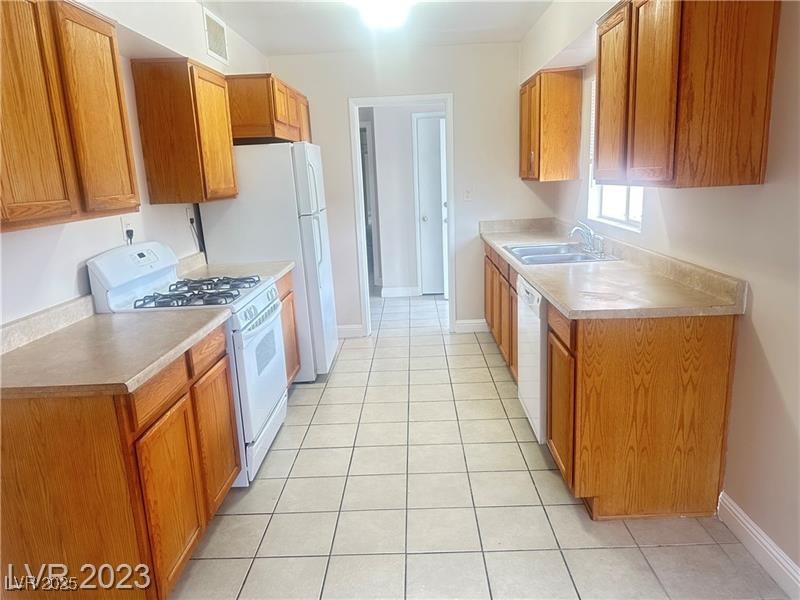 2013 Bracken Avenue Property Photo 10