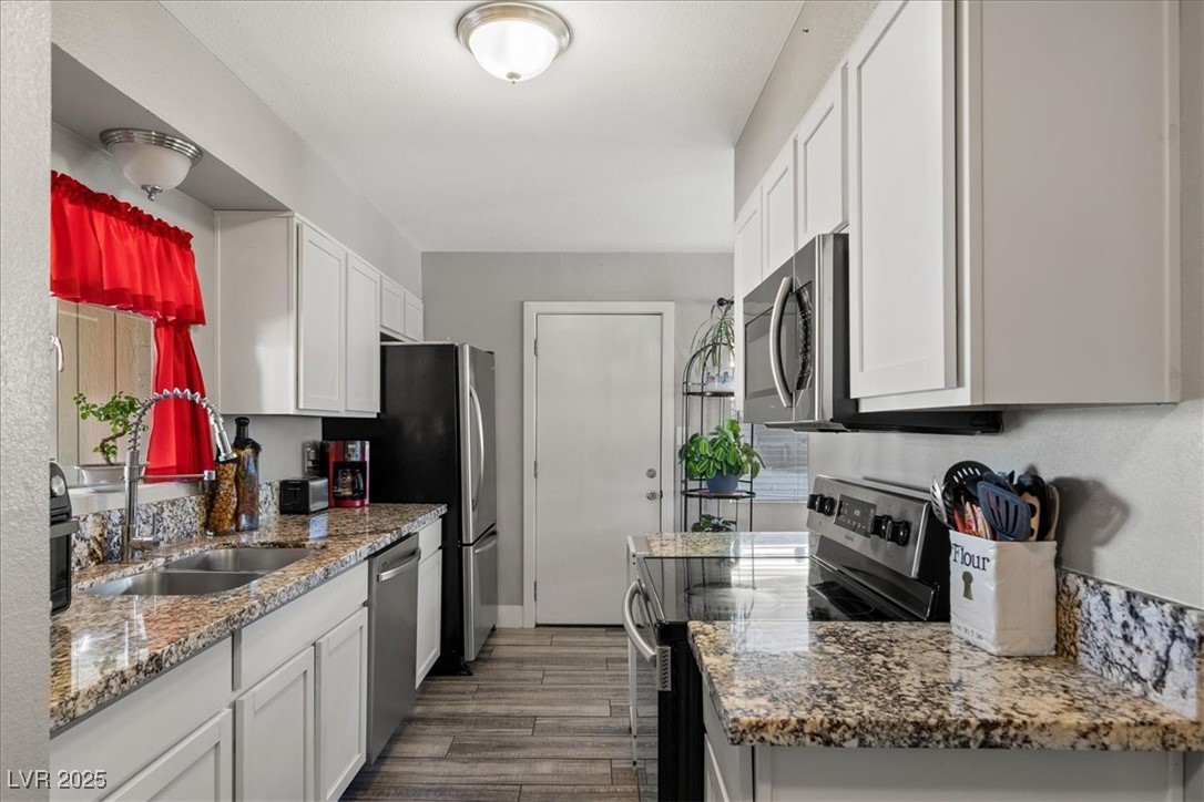 1800 Walnut Avenue Property Photo 3