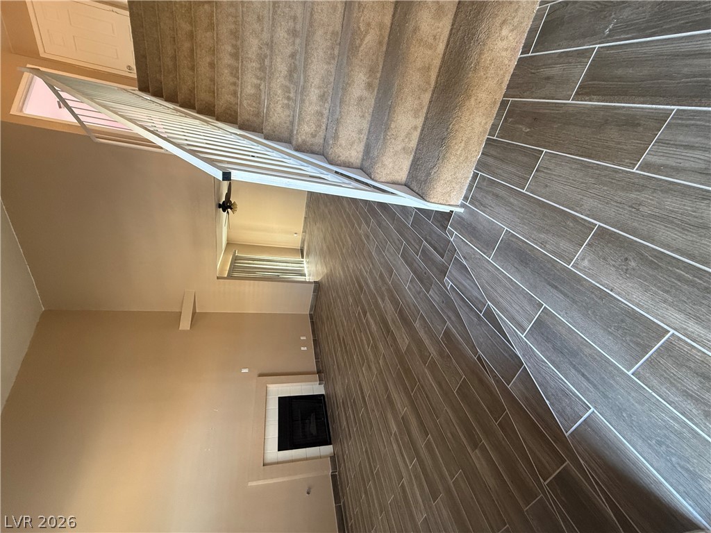2823 Shannon Cove Drive Property Photo 3