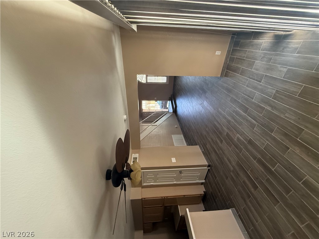 2823 Shannon Cove Drive Property Photo 5